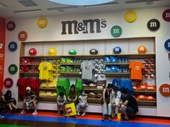 -m豆巧克力世界(上海世茂广场店)