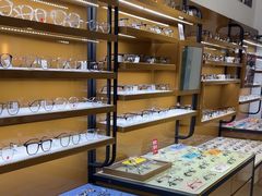 -罗伯特眼镜·蔡司官方授权(罗湖国贸店)