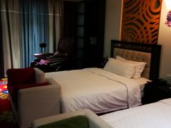 -喜鹊愉家酒店(郑州曼哈顿博览中心地铁站店)