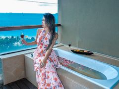 -三亚湾海居铂尔曼度假酒店