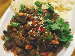 锅巴耗牛肉-小厨子私房菜·云南美食店