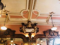 -Majestic Café
