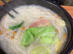 牛腩米线-桥思缘云南过桥米线