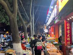 -老街烧烤大排档·地道湖北菜·龙虾馆(汉口火车站店)