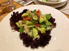 牛油果虾仁沙拉-兰特伯爵西餐厅·啤酒屋(方庄店)