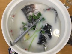 千岛湖浓汤鱼头-万景饭店·鱼街农家菜
