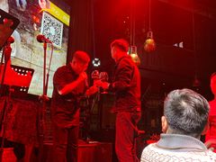 合影-胡桃里乐队酒馆(鎏嘉码头店)