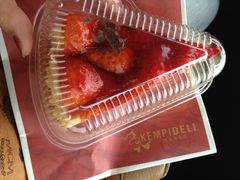 草莓奶酪蛋糕-凯宾美食廊Kempi Deli·凯宾斯基饭店(亮马桥路店)