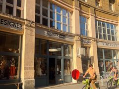 -Retrock Designer Vintage Store