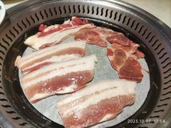 -犇放和牛烤肉·烤榴莲自助(苏宁城市奥莱店)