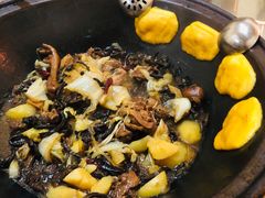 -粘豆包柴火铁锅炖
