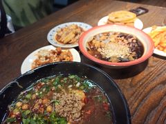 -爆炸头阿姨小四川正宗川味小吃(无任何分店)