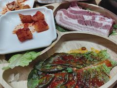 -青瓦餐厅·生鱼片·韩园烤肉(西塔店)
