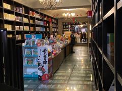 -钟书阁(松江泰晤士小镇店)