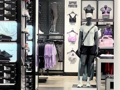 -王府井奥莱临潼小镇(临潼店)