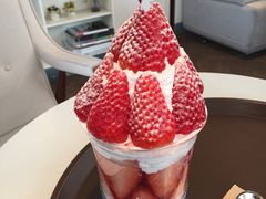 草莓杯-Cafe de Paris(林荫路店)