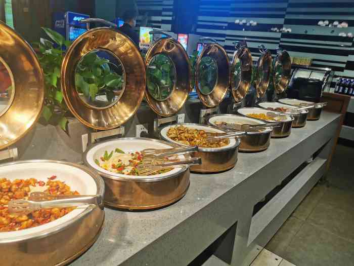 牛排自助餐厅(名泉广场店)-"中午值班96和同事们一起就近去了k88因