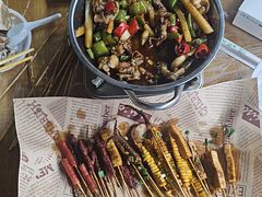 -老街烧烤大排档·地道湖北菜·龙虾馆(汉口火车站店)