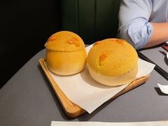 菠萝包-小炳胜(卓悦中心店)