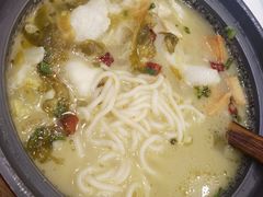 -周鱼小馆石锅酸菜鱼(活力汇店)