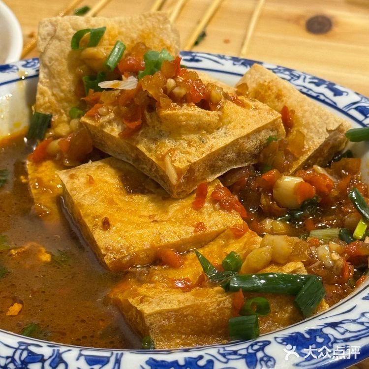 店家的烤牛肉和烤牛筋，非常深得我心[调皮]