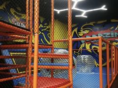 -爱蹦iBOON蹦床运动馆(江汉店)