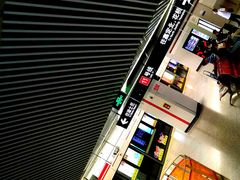 -上海游泳馆(地铁站)