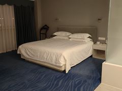 -杭州滨江宝龙城华美达酒店