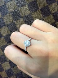 -威德钻石-克拉钻大本营(南京东路店)