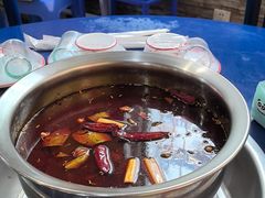 -牛华周记麻辣烫起源店