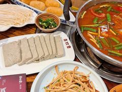 -亮欢寨酸汤鱼(沙冲路店)
