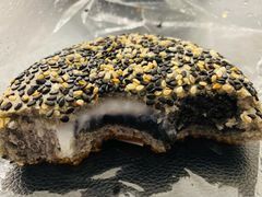 黑芝麻麻薯面包-佐敦面包铺·JORDAN BAKERY