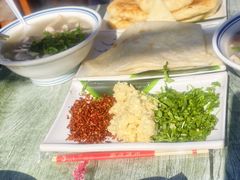 -岳记羊肠馆(陵园小区店)