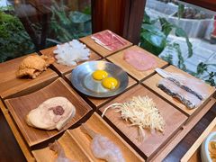 -银米·云南传统过桥米线(双廊黑金冠店)