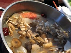 -野菌皇海景野生菌火锅(滨海大道店)