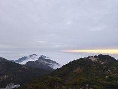 -黄山光明顶山庄