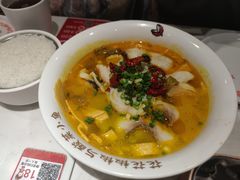 -渝是乎酸菜鱼·川渝小炒(新世界百货望京店)