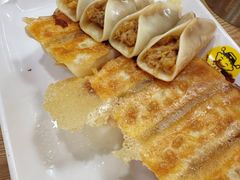 酸菜肉锅贴-众口斋锅贴(银泰城店)