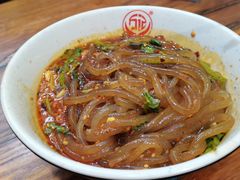 万记特色酸辣粉-万记麻辣烫国展总店