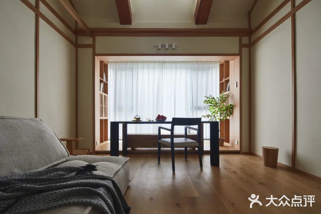 原木风顶层复式，这样的顶楼设计真香！