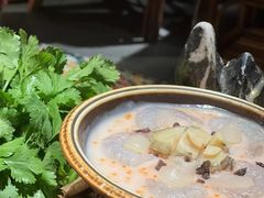 -老牌坊云南鱼豆花火锅(爱建店)