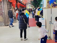 -鸿通城购物中心