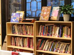 -猫的天空之城概念书店(杭州南宋御街店)