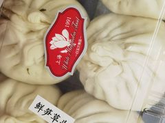 鲜笋草头包-白玉兰食品(中山公园龙之梦店)