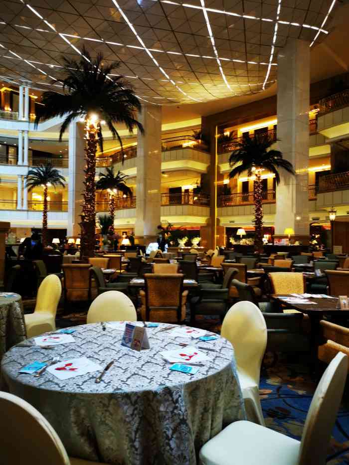 上海大酒店自助餐餐厅-"【位置】在九江路上 上海大酒店的大堂 导.