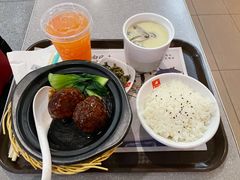 淮扬咸蛋黄狮子头-东方既白(深圳北站店)