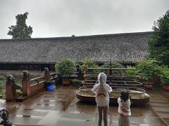 -峨眉山报国寺