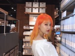 -变画·发型STUDIO