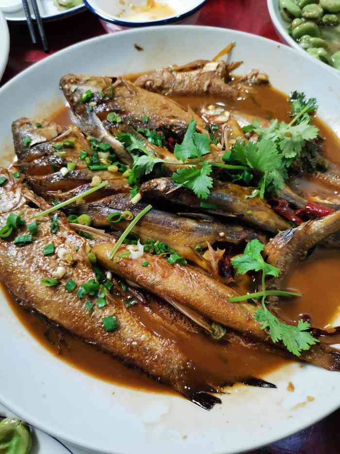 洪泽湖鱼馆(紫荆东路店)-"很不错的小饭店,烧的家常菜都是不错的.烧.