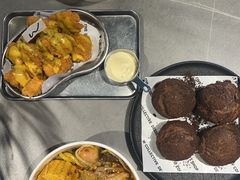 -W COLLECTIVE  DESSERT SHOP